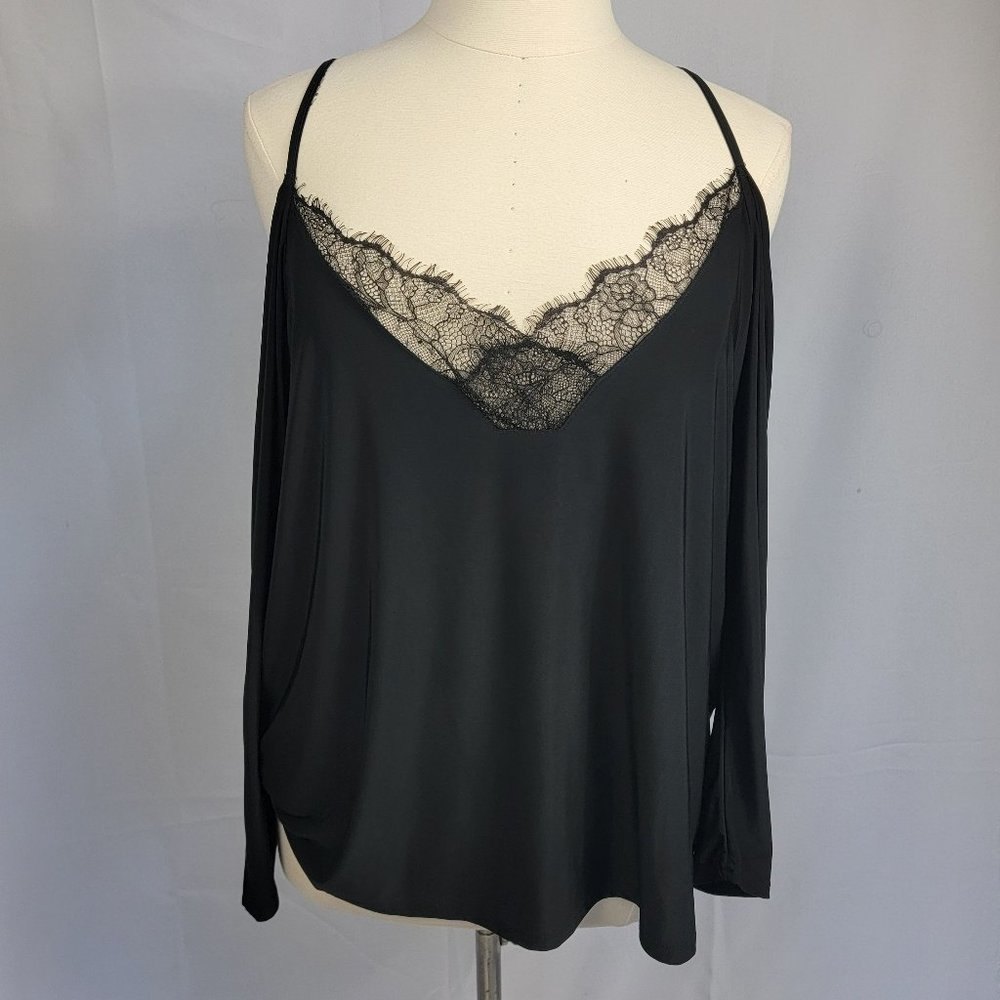 V-NECK TOP